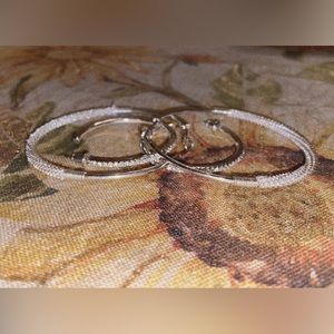 2 pair of hoop earrings